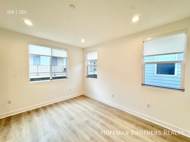 Foto del edificio - 14250 1/2 Roscoe Blvd-A