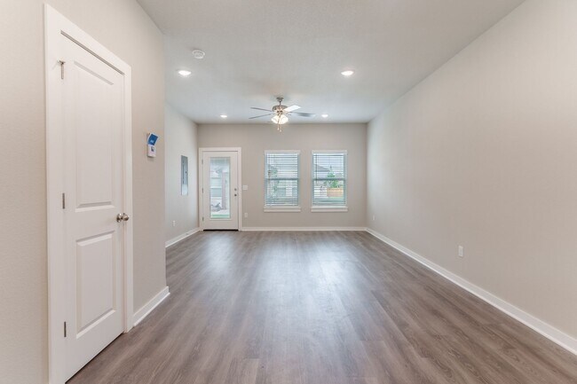 Foto del edificio - 2 bedroom 2.5 bath home