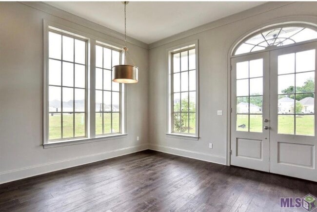 Foto del edificio - 10851 Cane Mill Ln