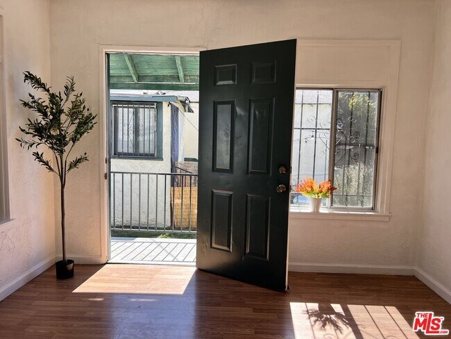 Foto del edificio - 2209 Ridgeley Dr