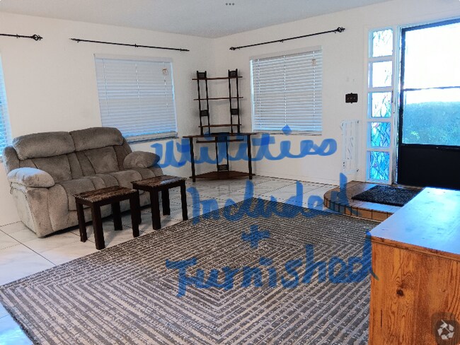 Building Photo - 137 White St