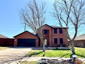 Building Photo - 608 Marbury Way