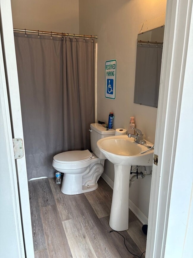 Foto del edificio - 2 Blocks from Tech - Large 4 bed / 2 bath