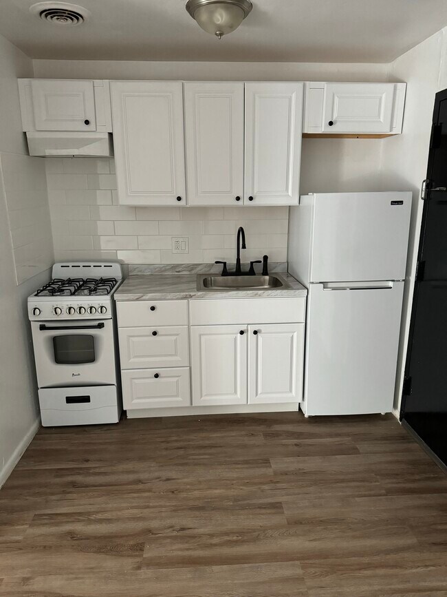 Building Photo - 503 Stuyvesant Ave