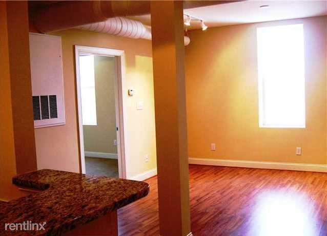 Foto del edificio - 2 br, 1 bath  - 220 W Market St Unit 307