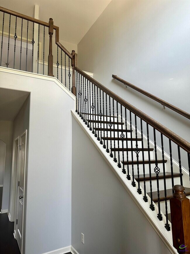 Building Photo - 121 Hawks Tail Dr