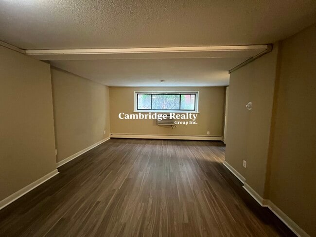 Building Photo - 376 Harvard St