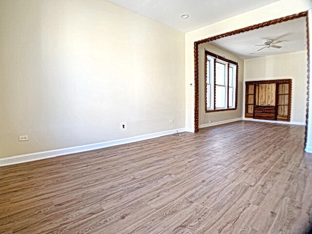 Building Photo - 3753 W Montrose Ave