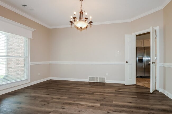 Building Photo - 8895 Linell Cove