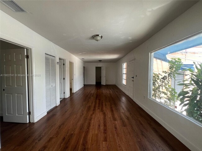 Foto del edificio - 1334 SW 1st St