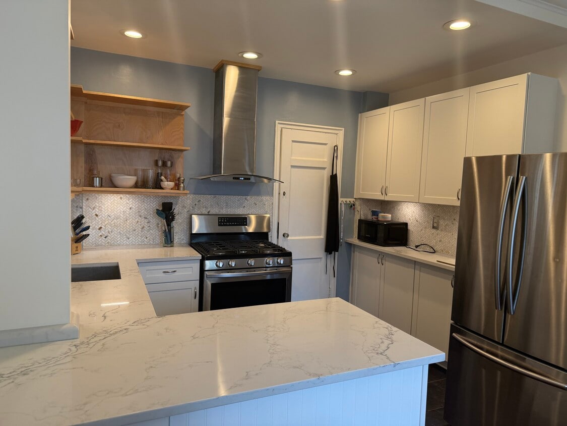 Primary Photo - 144 N Dithridge St