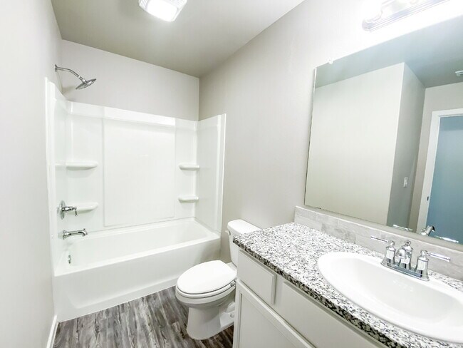 Foto del edificio - Adorable, 3/2/1 duplex in North Lubbock!