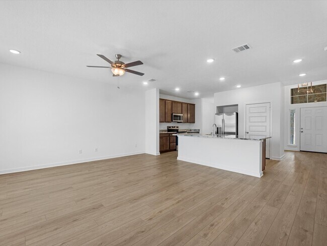 Foto del edificio - 10602 Burgundy Berry Wy