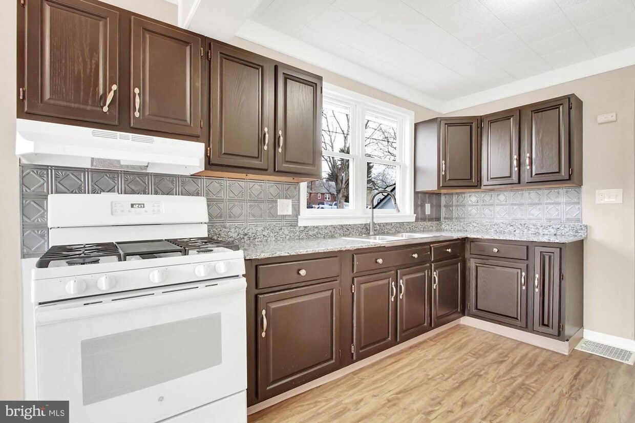 4816 Smith St, Harrisburg, PA 17109 House Rental in Harrisburg, PA