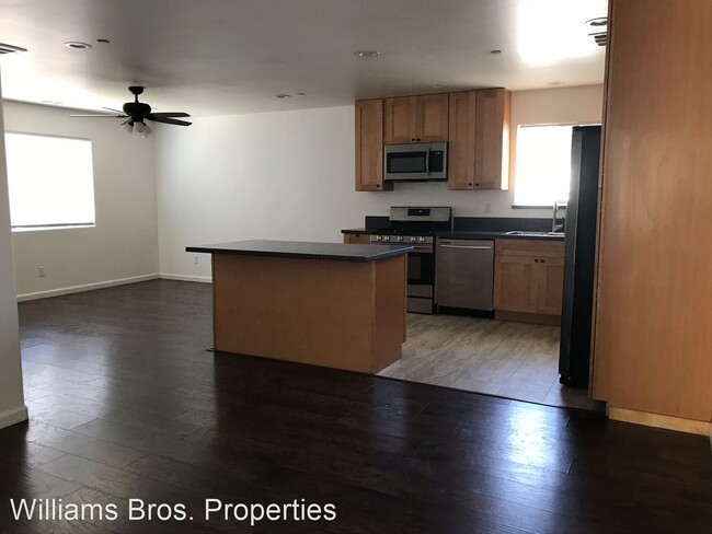 Building Photo - 2 br, 1 bath House - 832 E. Cook #B