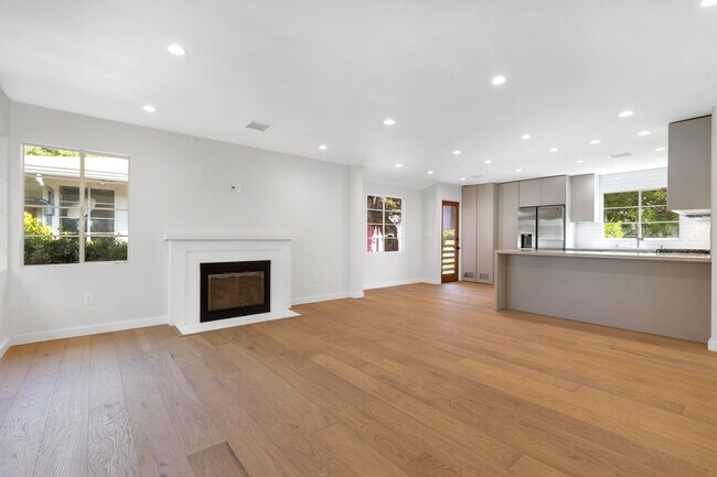 Foto del edificio - 3444 S Bentley Ave