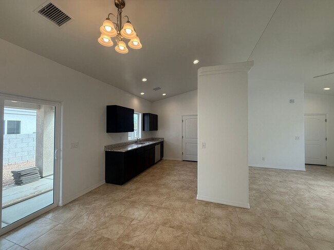 Foto del edificio - 3591 N Verdugo Rd