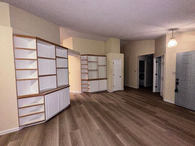 Foto del edificio - 1262 Valley Creek Rd