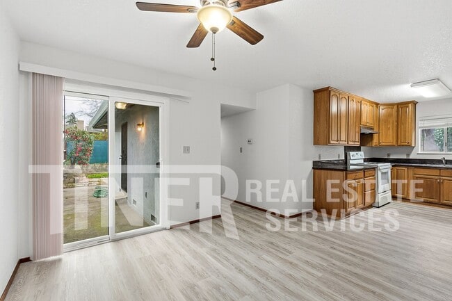 Building Photo - 2304 Villanova Cir