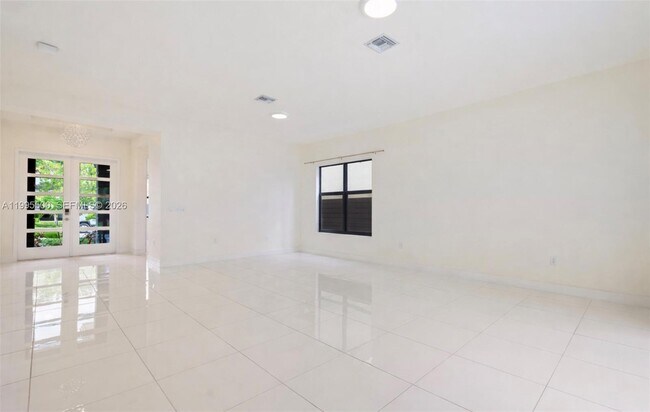 Foto del edificio - 8836 NW 161st Terrace