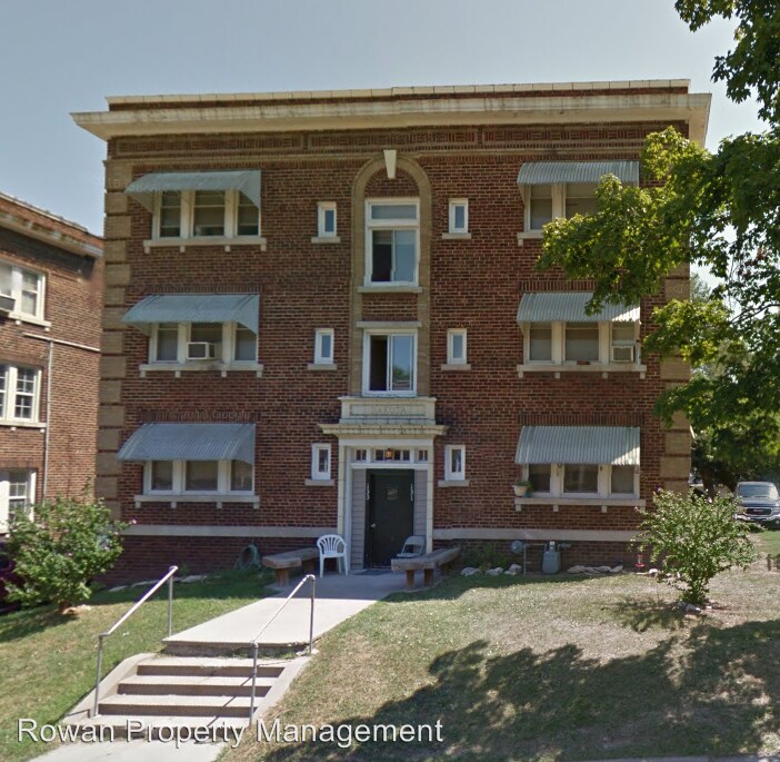 121 N Lawn Ave Unit 10, Kansas City, MO 64123 Condo for Rent in