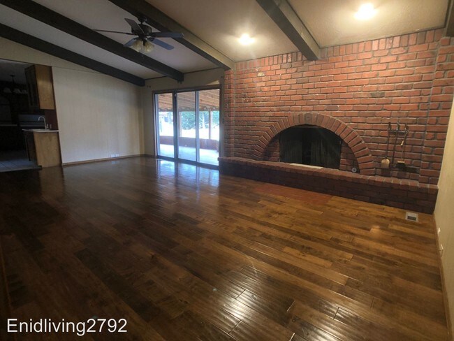 Building Photo - 3 br, 2.5 bath House - 2524 Edgewood