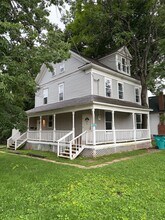 Building Photo - 724 W Elm St