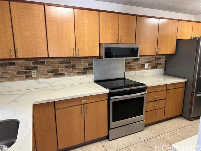 Building Photo - 44-174-174 Laha St