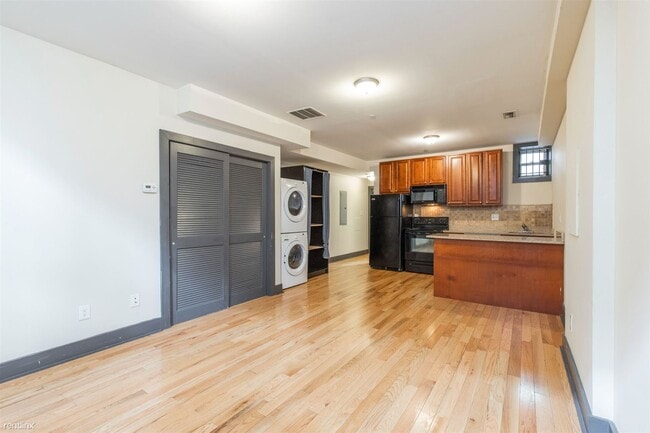 Building Photo - 4 br, 2 bath Duplex - 1707 ARLINGTON ST Un...