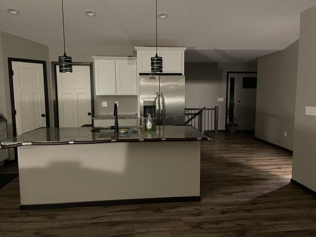 Building Photo - 1304 Legend Dr