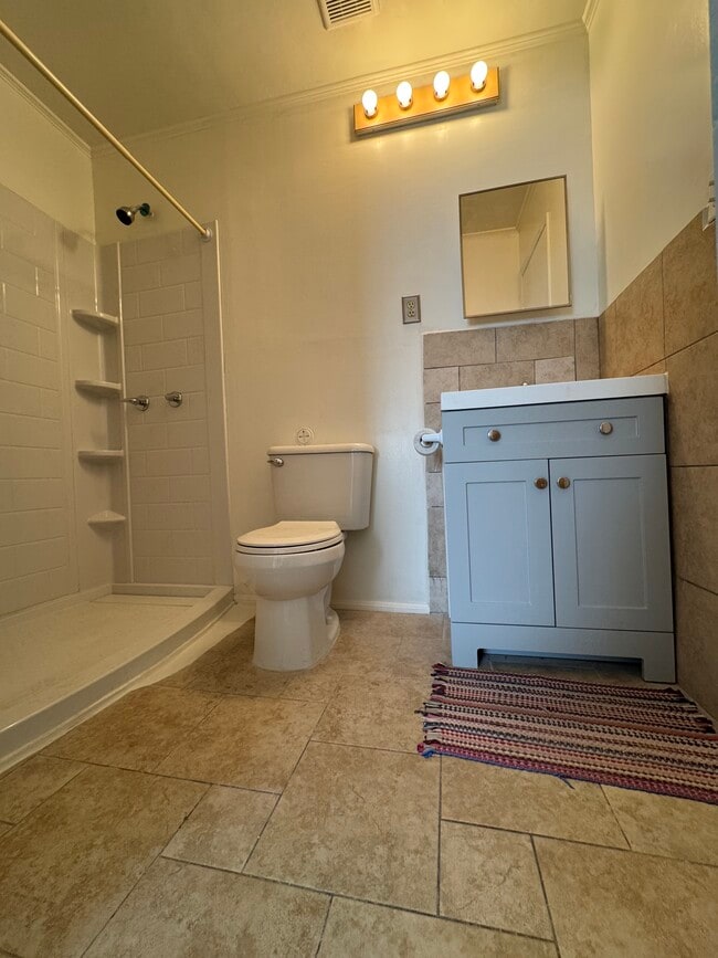 Baño - 2971 Swandale Ct