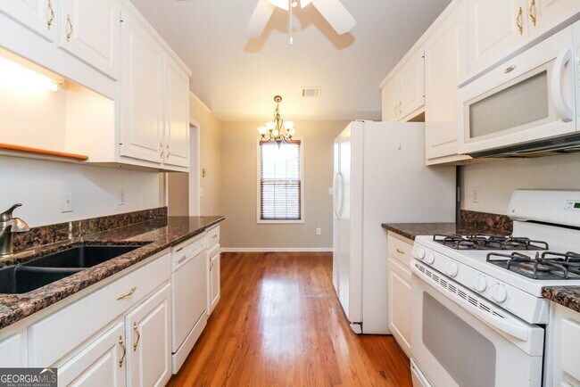 Building Photo - 301 Saddlewood Dr
