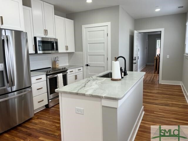 Building Photo - 111 W 40th St