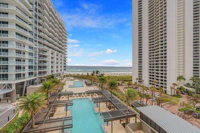 Foto del edificio - 3100 N Ocean Dr