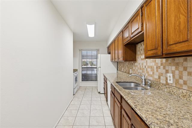 Foto del edificio - 322 W Harwood Rd