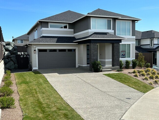 Building Photo - Luxury 4 bedroom 3.5 bath Eaglemont Mainvu...
