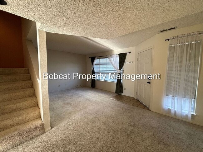 Foto del edificio - 1420 Douglas Ave