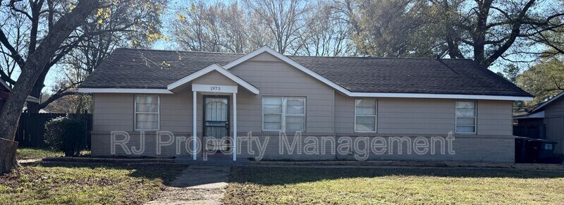 Primary Photo - 1973 Tacoma Ave