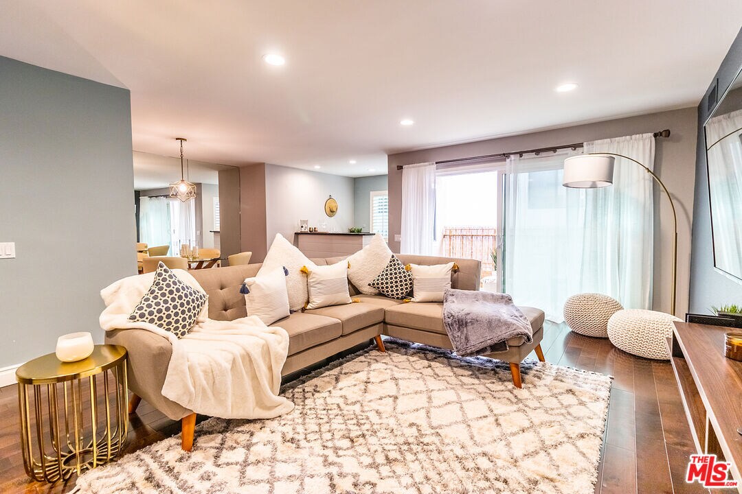 Foto principal - 1121 N Olive Dr