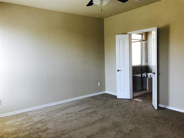 Building Photo - 305 Red Fox Ln