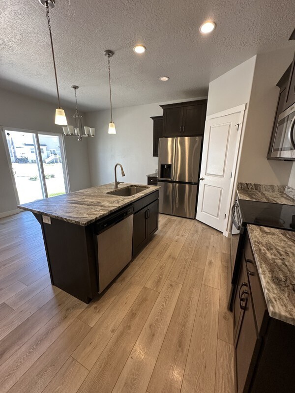 Foto del edificio - 4114 W Harmony Dr