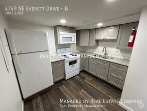 Building Photo - 4749 NE Everett Dr