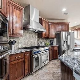 Building Photo - 15524 Sweetpine Ln