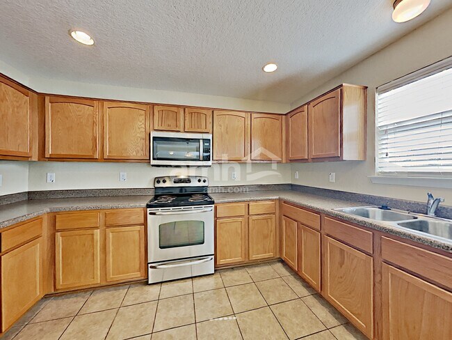 Building Photo - 7206 Calypso Dawn