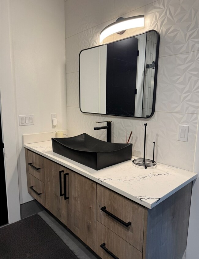 Foto del edificio - 829 S 242nd St