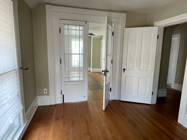 Foto del edificio - 2424 S Harrison St