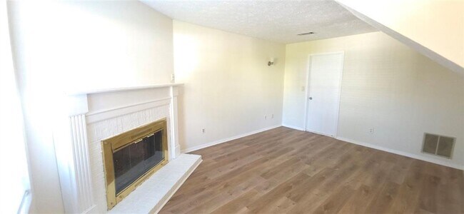 Foto del edificio - 330 Knoll Ridge Ct