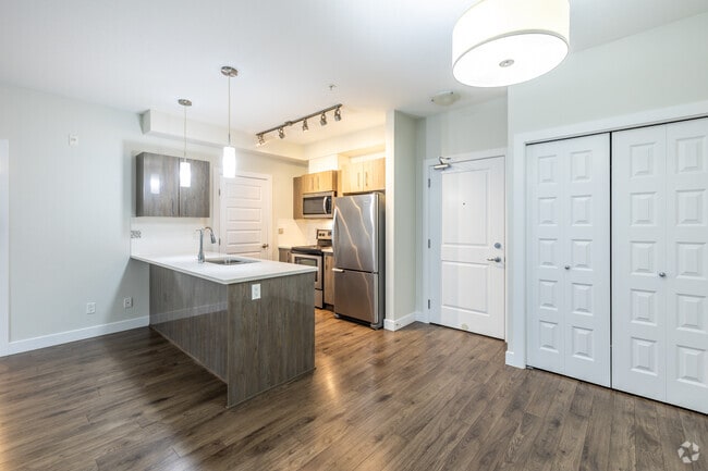 2BR, 2BA - 897SF - Kitchen - 5477 200 Street