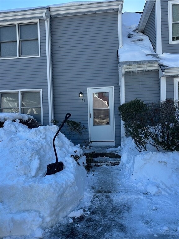 Building Photo - 63 Pinecrest Village