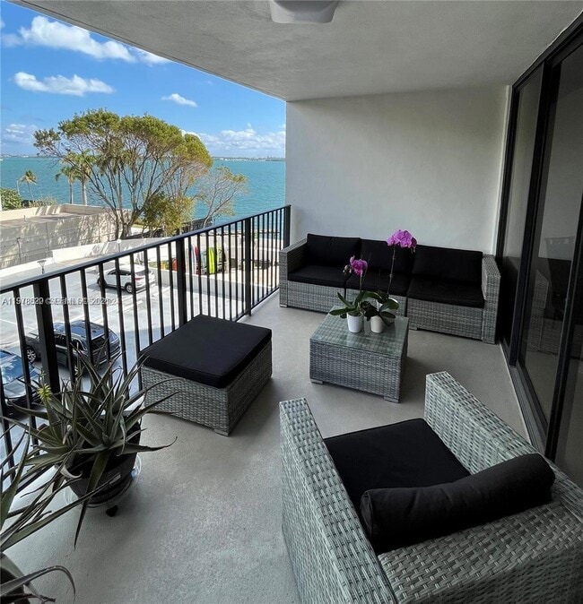 Foto del edificio - 1865 Brickell Ave